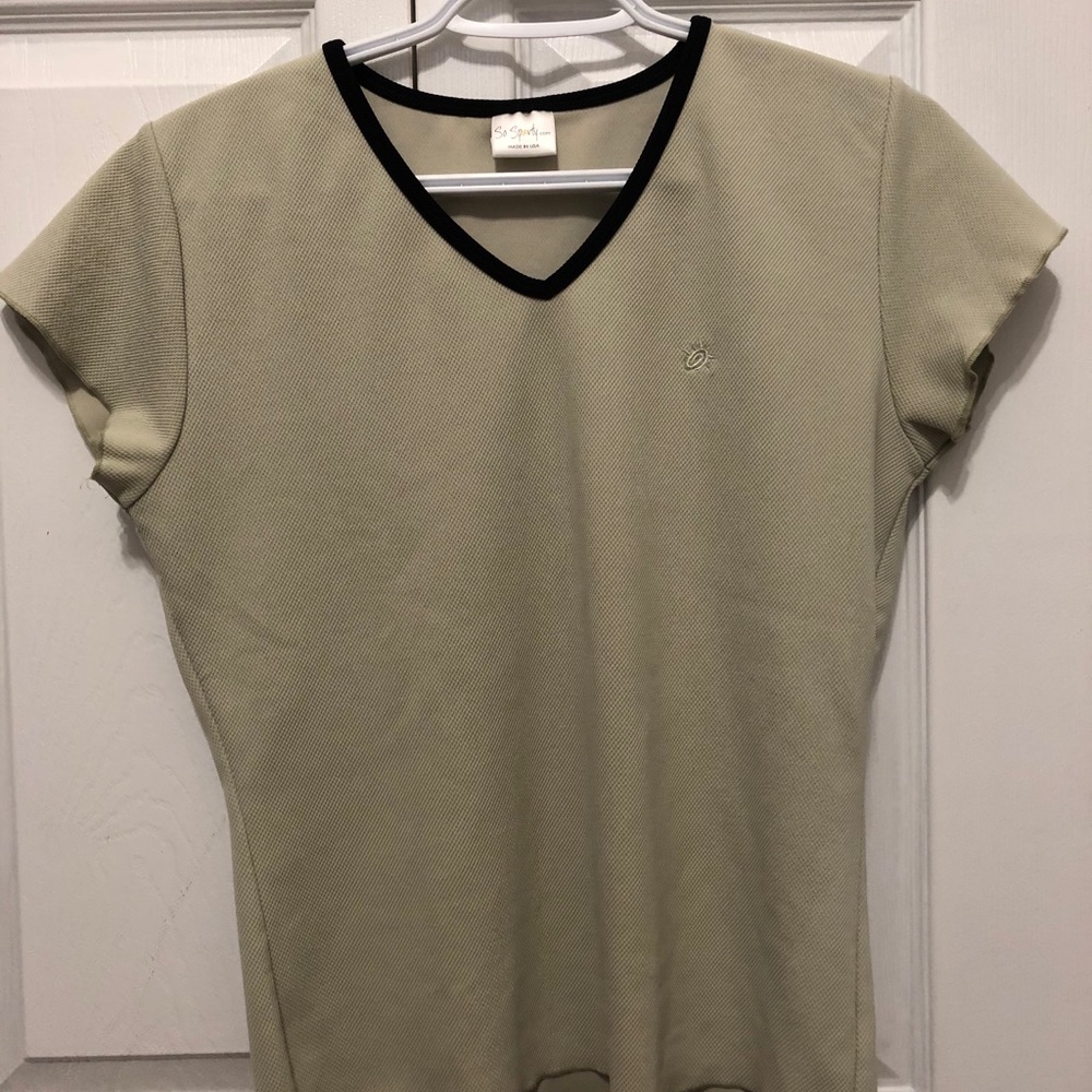 Athletic tee
